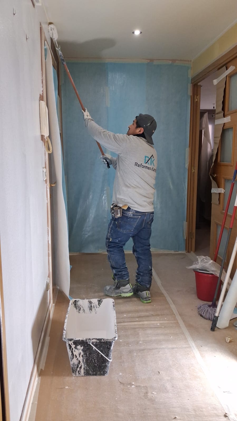 Paret amb revestiment decoratiu